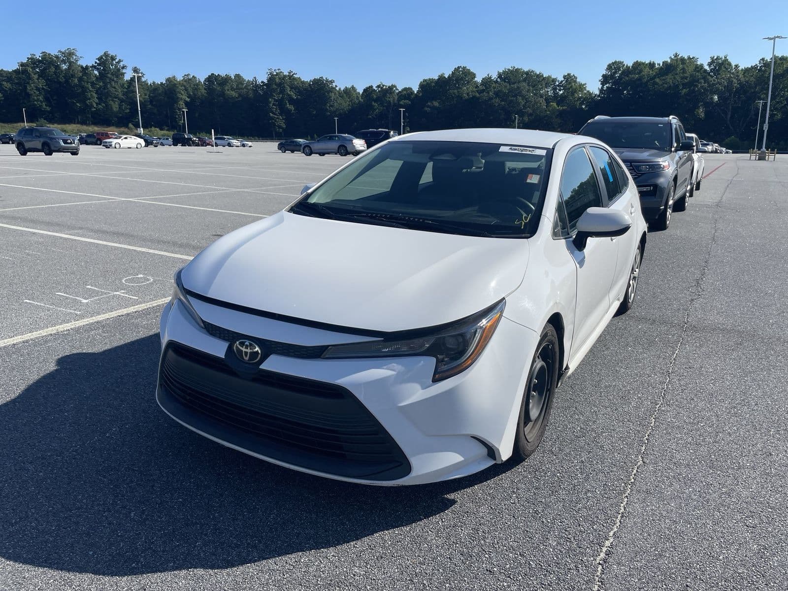 2023 Toyota Corolla LE photo 1