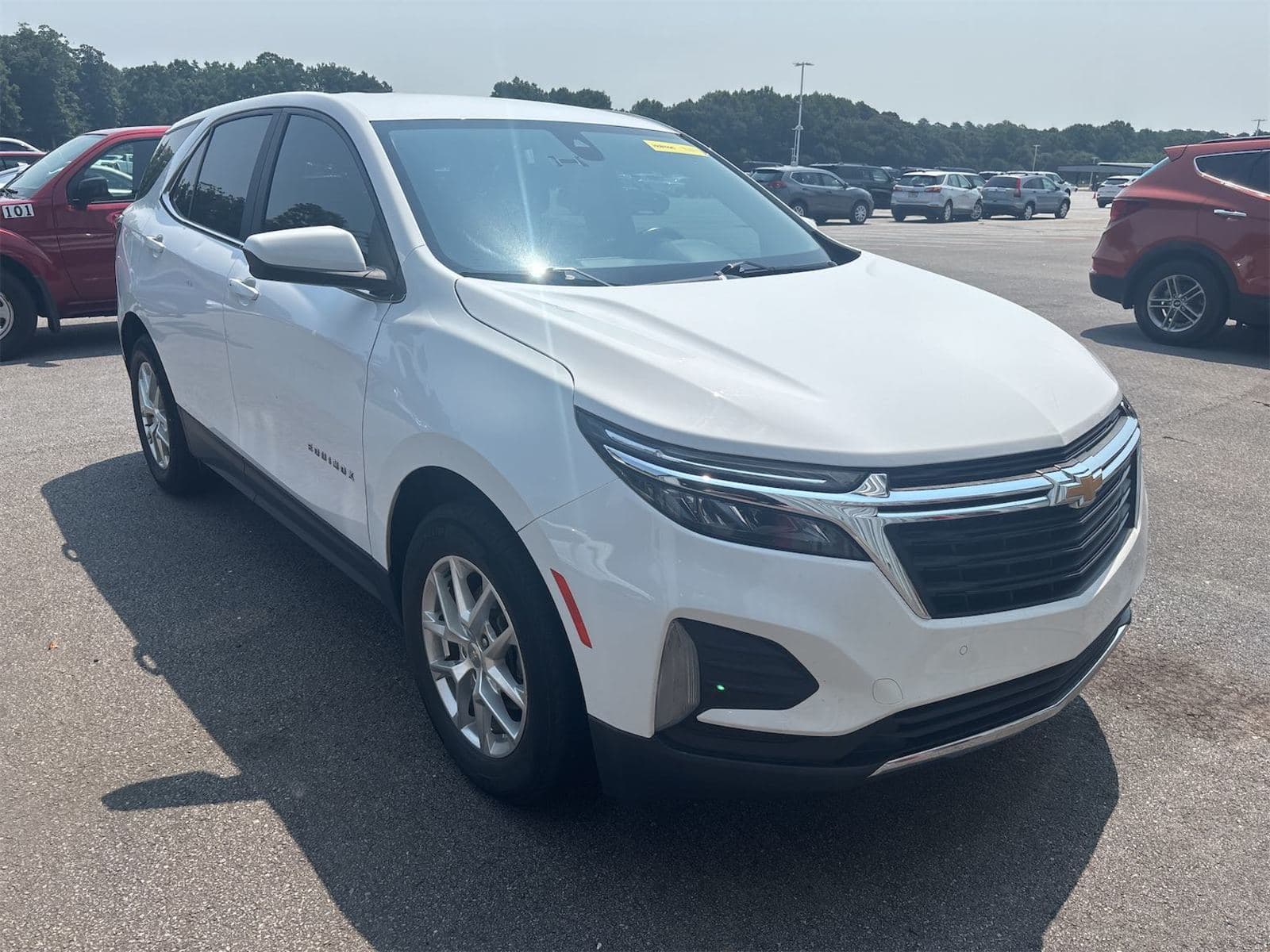 2022 Chevrolet Equinox LT photo 1