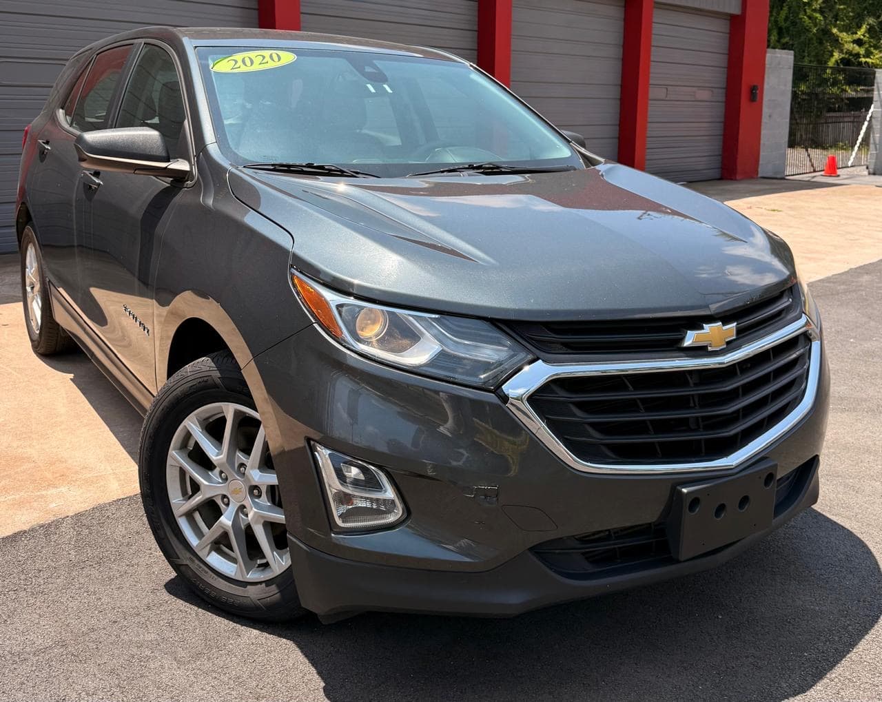 2020 Chevrolet Equinox LS photo 1