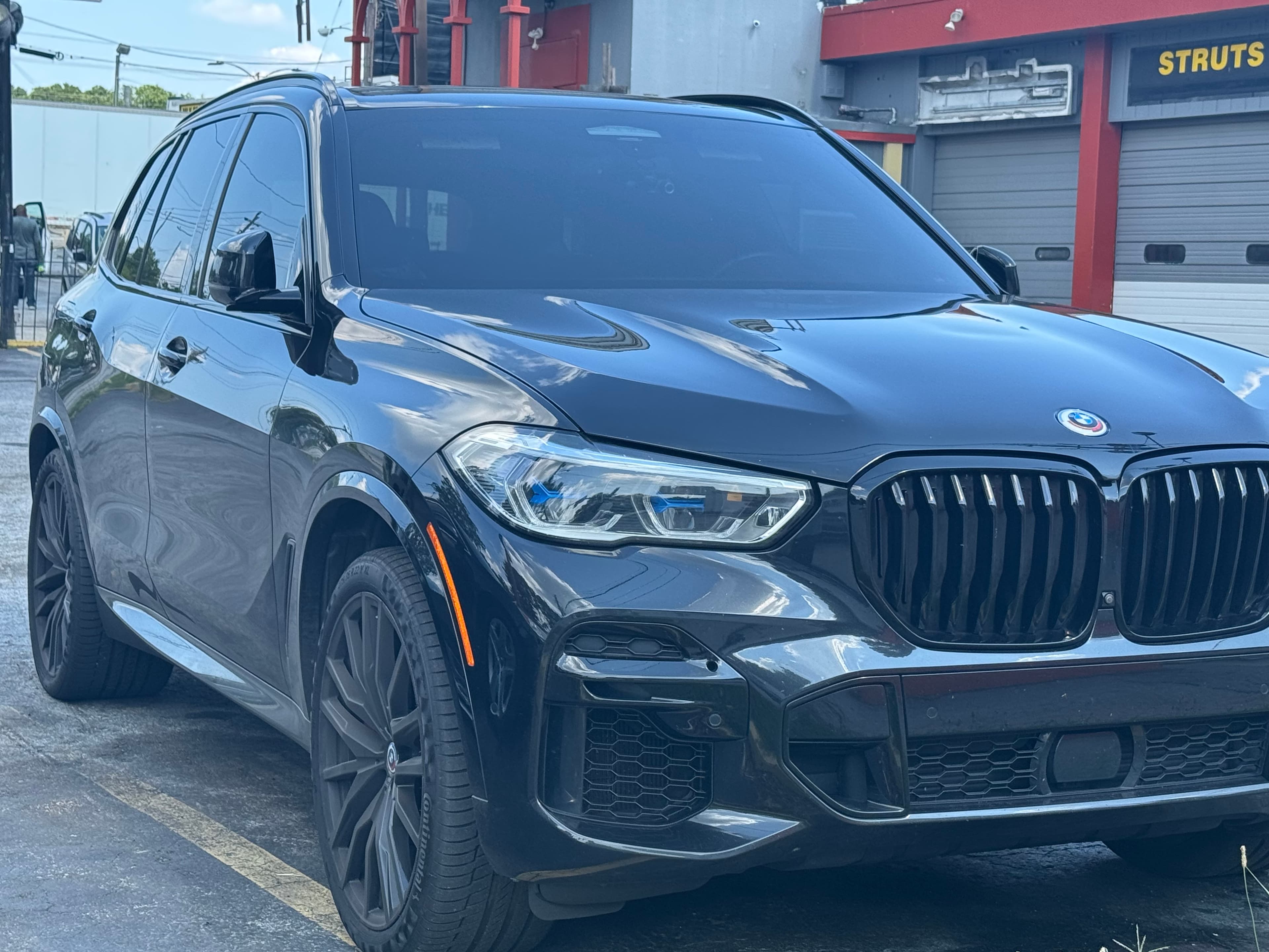 2022 Bmw X5 M50i photo 1